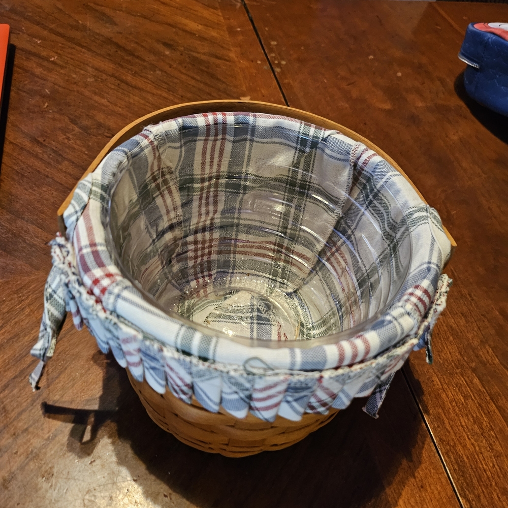 Longaberger Basket with Plastic and Plaid Lining
